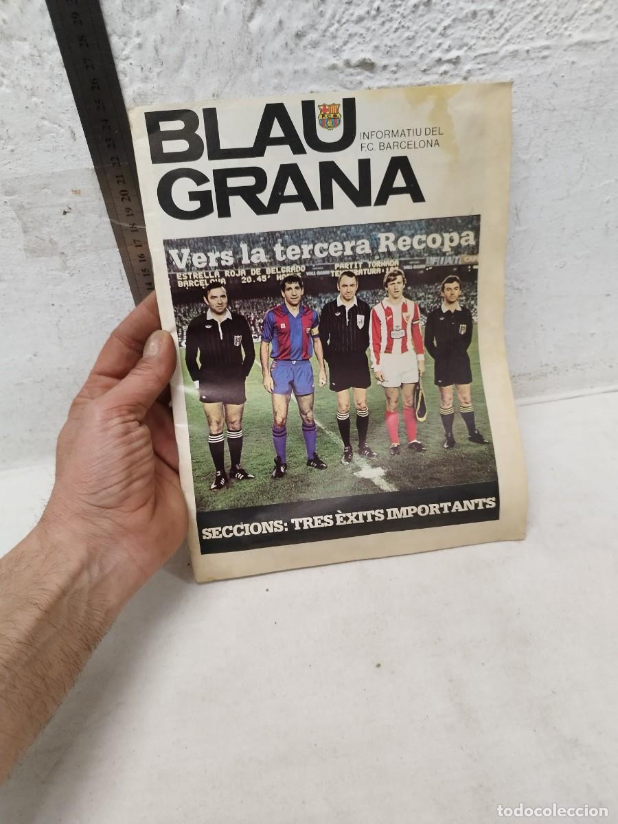 Coleccionismo deportivo: Antigua revista Blau grana, informatiu del futbol club Barcelona. Contiene poster.