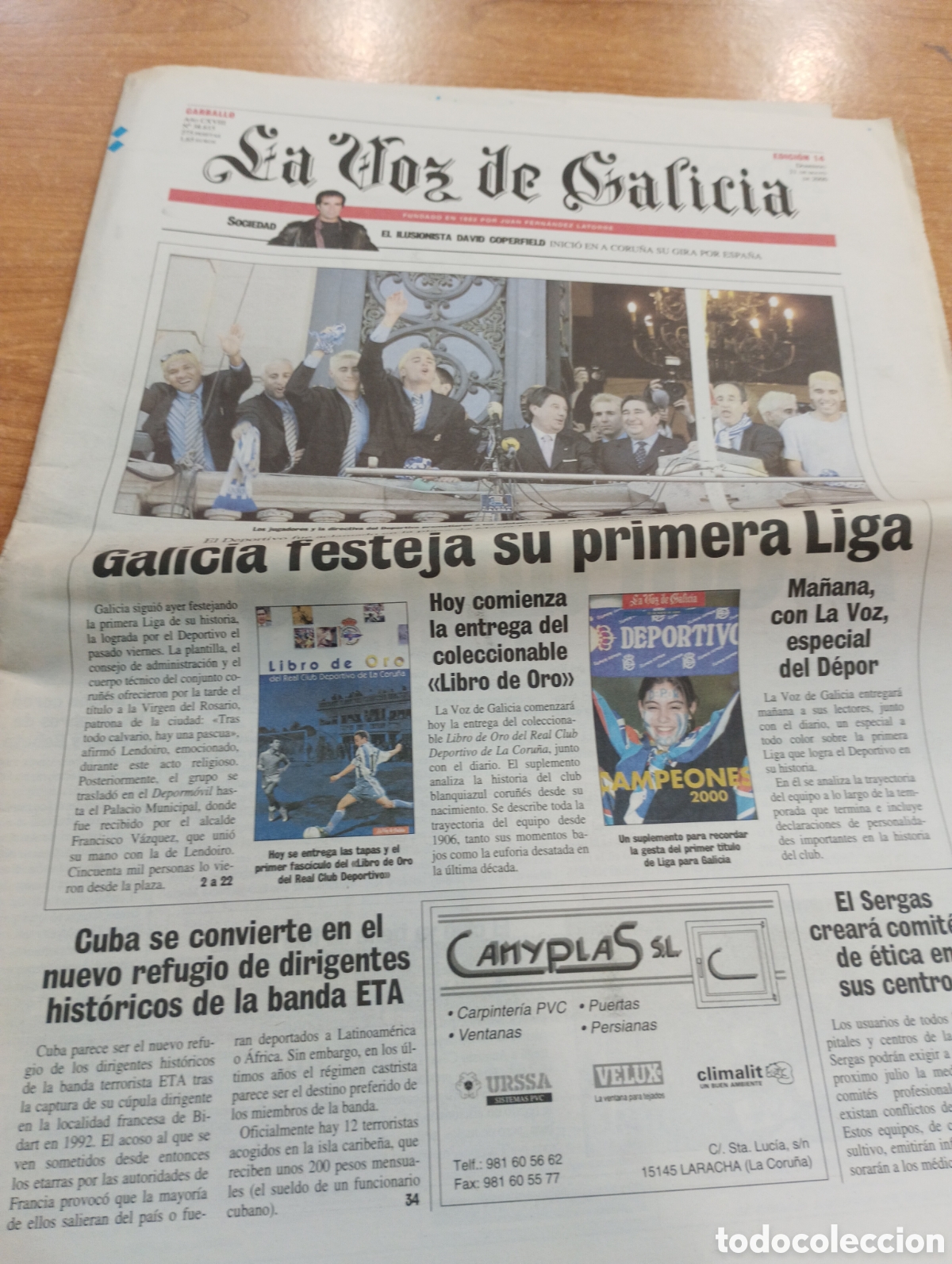 Sports collectibles: Peri&oacute;dico La Voz de Galicia Celebraci&oacute;n Liga Deportivo
