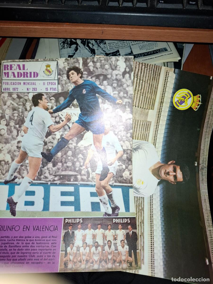 Coleccionismo deportivo: Revista real madrid, 1972 n&deg; 263 con poster de aguilar