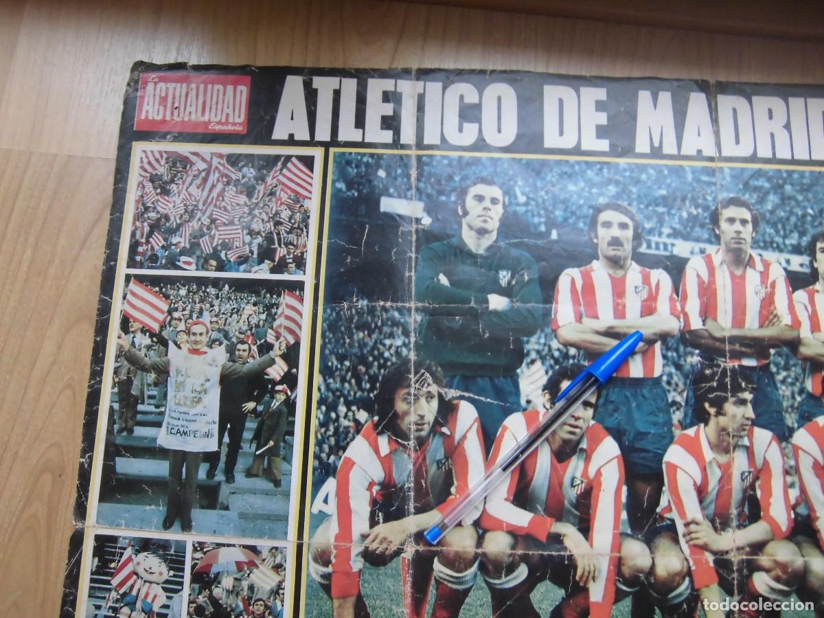 Coleccionismo deportivo: P&Oacute;STER ATL&Eacute;TICO DE MADRID LA ACTUALIDAD ESPA&Ntilde;OLA 1974 ATL&Eacute;TICO DE MADRID 2 CELTIC DE GLASGOW 0 *