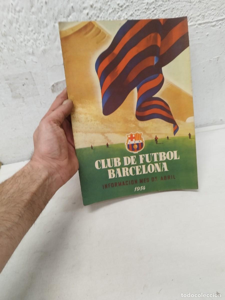 Sports collectibles: Antigua revista club de futbol club Barcelona, Bar&ccedil;a. Informaci&oacute;n mes abril 1954.