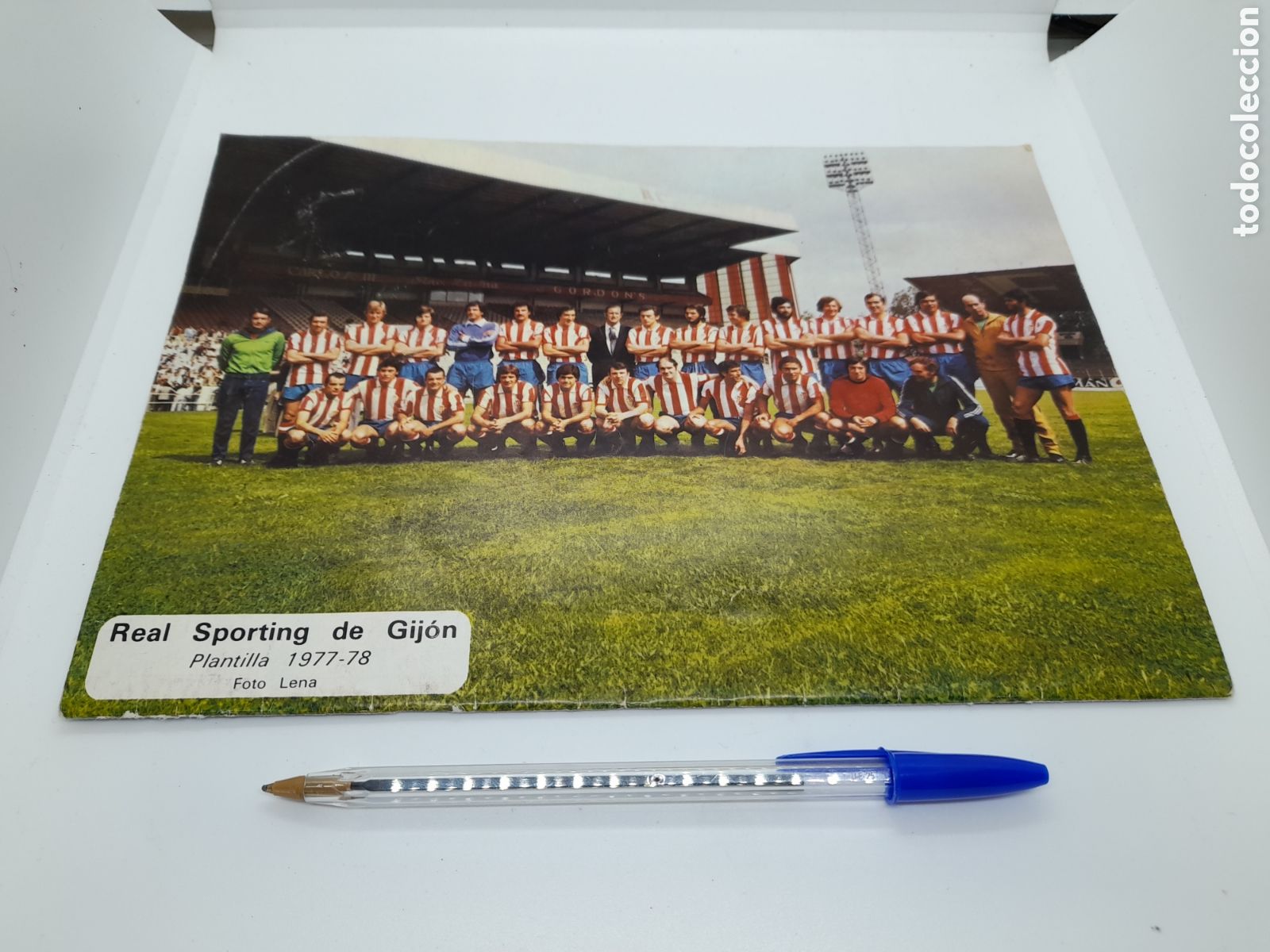 Colecionismo desportivo: REVISTA JUVENIL, VIDA Y LUZ. NOVIEMBRE 1977. CON POSTER TRASERO DEL SPORTING GIJON