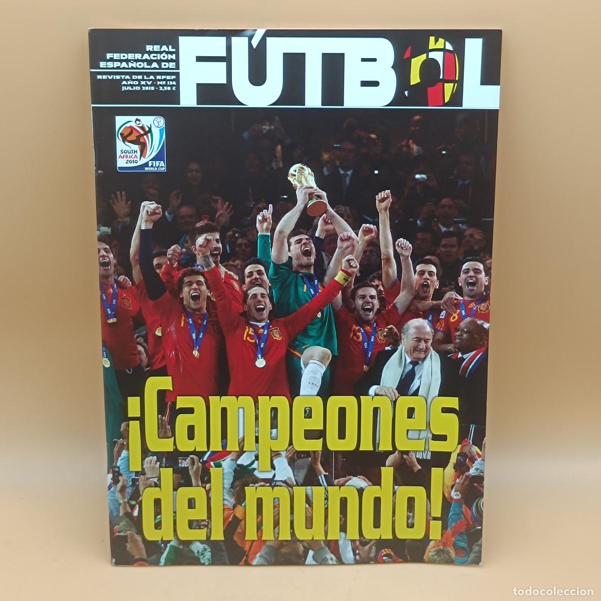 Coleccionismo deportivo: REVISTA REAL FEDERACION ESPA&Ntilde;OLA DE FUTBOL N&ordm;134. COMPLETA CON POSTER. MYJ.