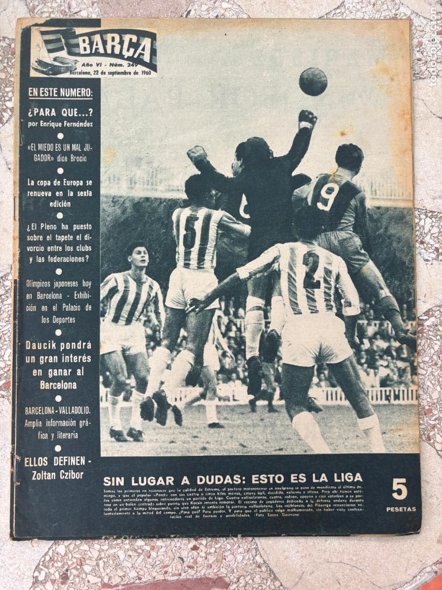 Coleccionismo deportivo: BAR&Ccedil;A N&ordm; 249 A&Ntilde;O 1960. ZOLTAN CZIBOR. ENRIQUE FERNANDEZ. DAUCIK.
