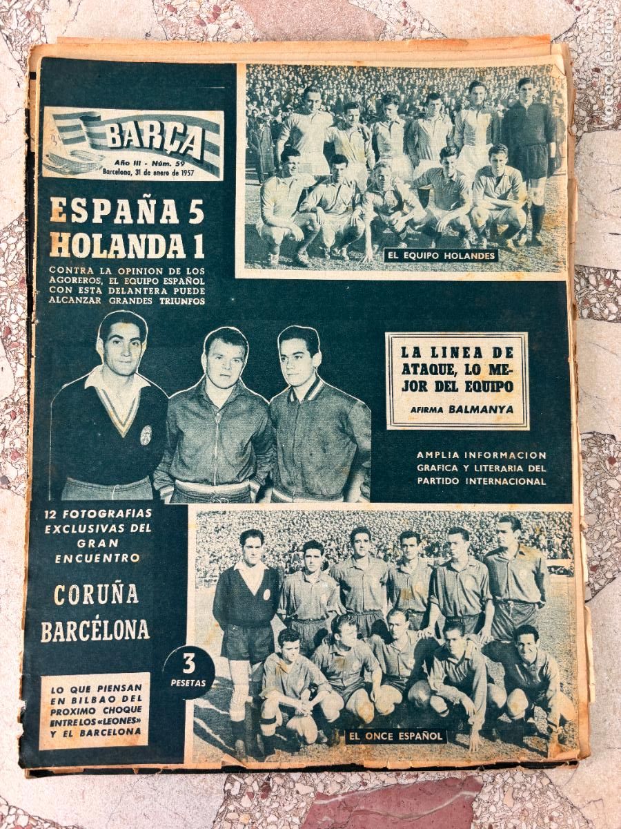 Sports collectibles: BAR&Ccedil;A N&ordm; 59 A&Ntilde;O 1957. EQUIPO HOLAND&Eacute;S EN PORTADA. BALMANYA. CORU&Ntilde;A VS BARCELONA.