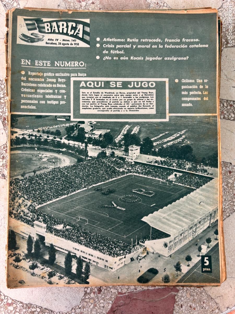 Coleccionismo deportivo: BAR&Ccedil;A N&ordm; 141 A&Ntilde;O 1958. KOCSIS. ESTADIO DE WANKFORD EN PORTADA. JOUNG BOYS.