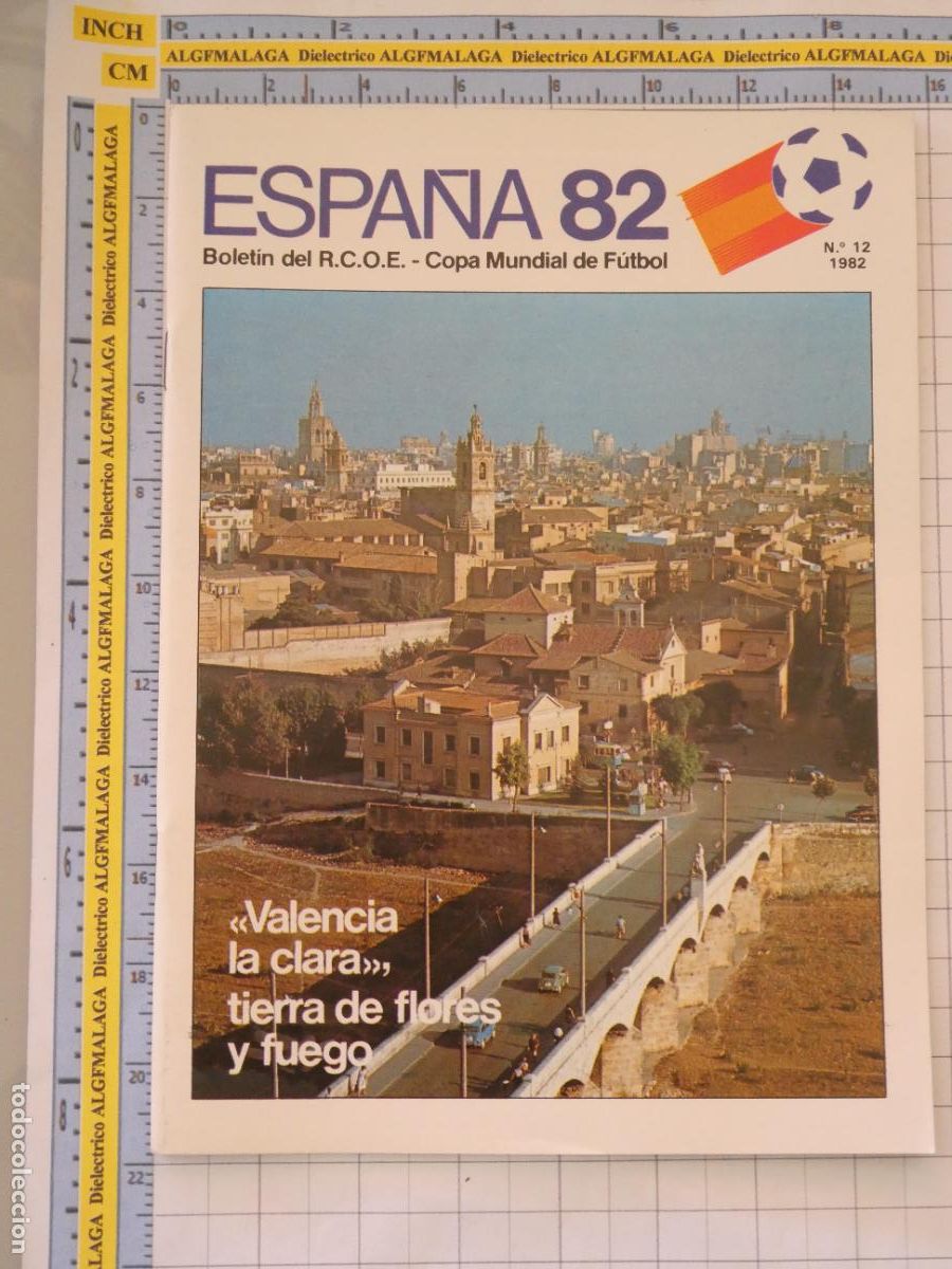 Coleccionismo deportivo: REVISTA BOLET&Iacute;N MUNDIAL COPA DEL MUNDO F&Uacute;TBOL ESPA&Ntilde;A 82 1982. RCOE. SEDE 9 M&Aacute;LAGA.