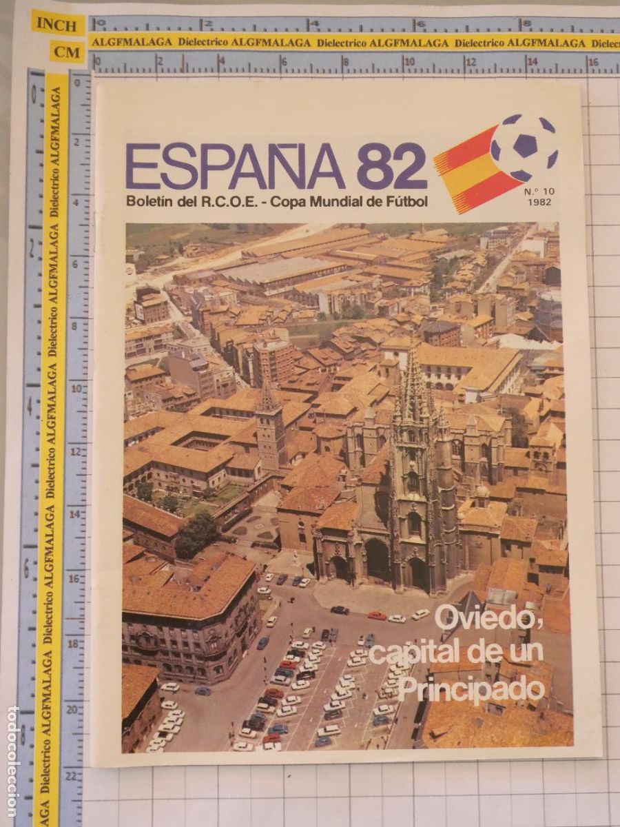 Coleccionismo deportivo: REVISTA BOLET&Iacute;N MUNDIAL COPA DEL MUNDO F&Uacute;TBOL ESPA&Ntilde;A 82 1982. RCOE. SEDE 10 OVIEDO ASTURIAS.