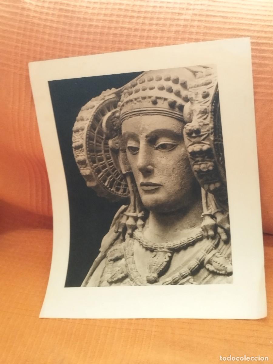 Sammelleidenschaft Sport: Hoja reproducci&oacute;n del famoso busto &iacute;bero conocido como la Dama de Elche. Ars Hispaniae enciclopedia.