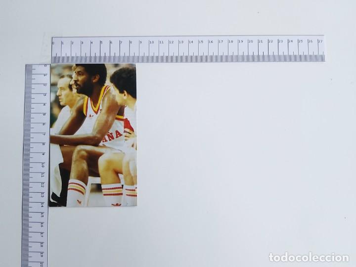 Coleccionismo deportivo: RECORTE BALONCESTO CHICHO SIBILIO CON LA SELECCION ESPA&Ntilde;OLA EN ATENAS  1987
