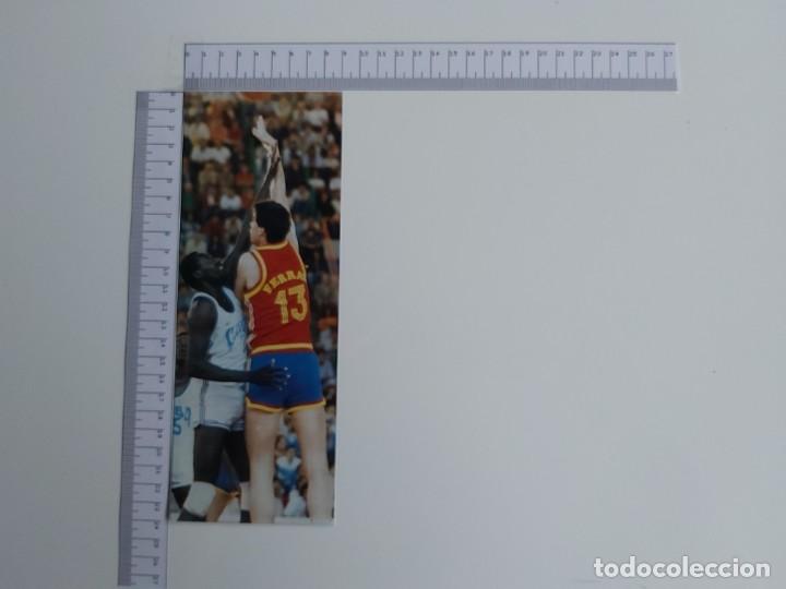 Collectionnisme sportif: RECORTE BALONCESTO FERRAN MARTINEZ  CON LA SELECCION ESPA&Ntilde;OLA CONTRA CUBA  1987