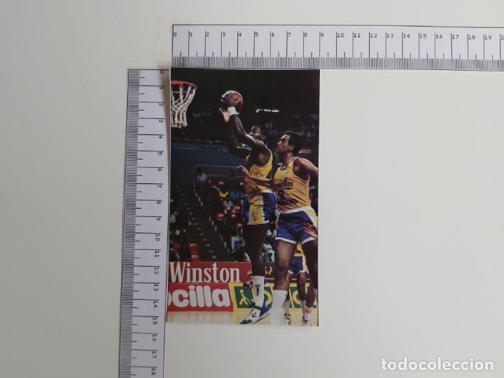 Coleccionismo deportivo: RECORTE BALONCESTO ROBINSON  PERTENECIENTE AL PARTIDO CACAOLAT-CAJA DE RONDA  1987