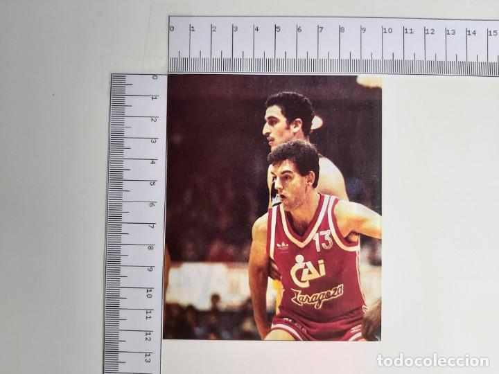 Collectionnisme sportif: RECORTE BALONCESTO ZAPATA Y D.RUSSELL PERTENECIENTE AL PARTIDO CAI ZARAGOZA-ESTUDIANTES  1987
