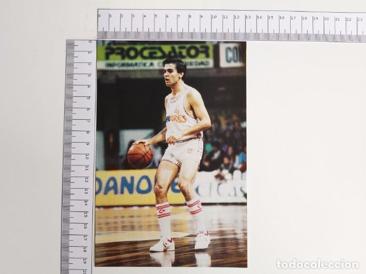 Collectionnisme sportif: RECORTE BALONCESTO RAMIRO  PERTENECIENTE AL PARTIDO ENTRE TAUGRES-CAJABILBAO  1988