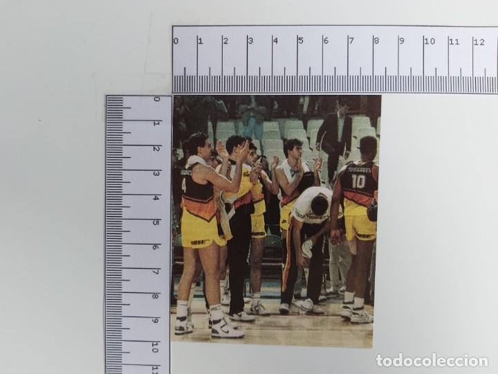Collectionnisme sportif: RECORTE BALONCESTO   PERTENECIENTE AL PARTIDO ENTRE ESTUDIANTES-JOVENTUT  1988