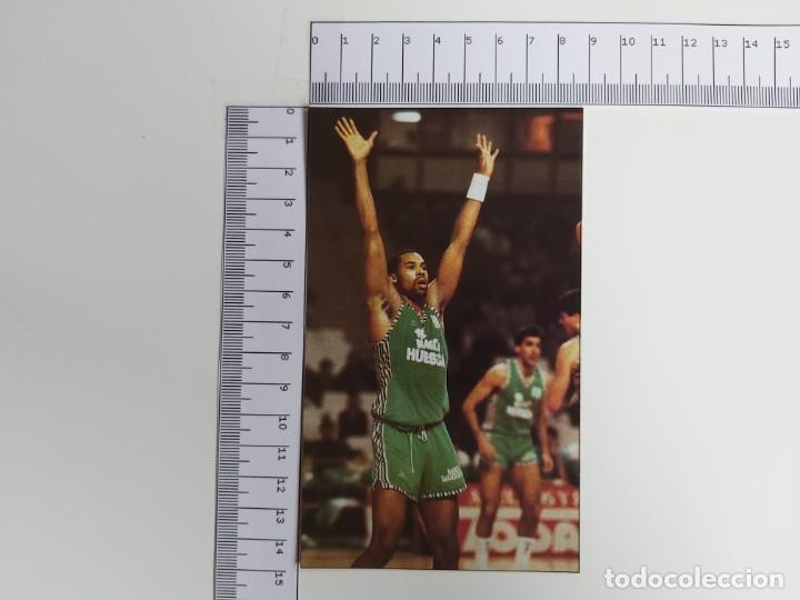 Collectionnisme sportif: RECORTE BALONCESTO GRANGER HALL  PERTENECIENTE AL PARTIDO ENTRE MAGIA DE HUESCA-CAJACANARIAS 1988