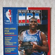 Coleccionismo deportivo: REVISTA OFICIAL NBA Nº5. MARZO 1992. INCLUYE POSTER SCOTTIE PIPPEN. CASTELLANO. COMPLETA.. Lote 199112775