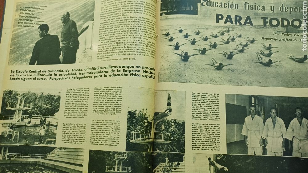 Sports collectibles: REPORTAJE DE LA ESCUELA CENTRAL EE GIMNASIA DE TOLEDO . 2 PAGINAS 8 FOTOS