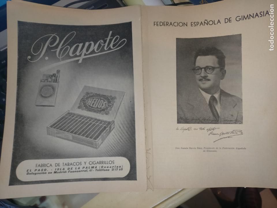 Coleccionismo deportivo: Federaci&oacute;n espa&ntilde;ola 1950 de GIMNASIA 8 HOJAS - 15 CARILLAS editadas PUBLICIDAD PUROS CAPOTE TABACOS
