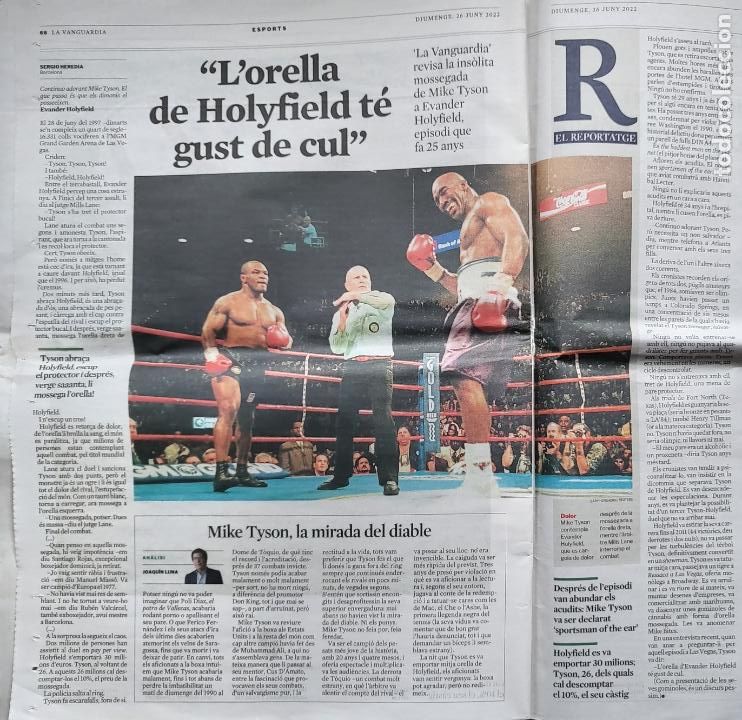 Coleccionismo deportivo: BOXEO TYSON LA OREJA DE HOLYFIELD LA VANGUARDIA DOBLE P&Aacute;GINA REPORTAGE