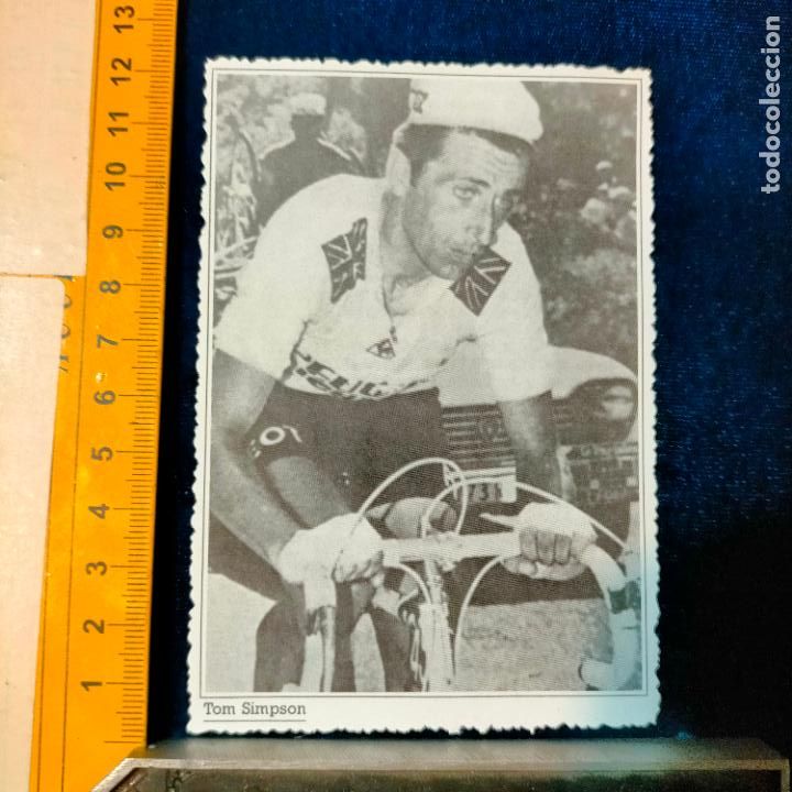 Coleccionismo deportivo: RECORTE TAMA&Ntilde;O MEDIA POSTAL CICLISMO CICLISTAS FAMOSOS : TOM SIMPSON