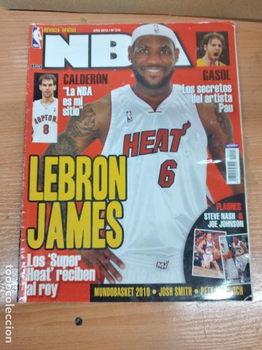Coleccionismo deportivo: REVISTA OFICIAL NBA, N&ordm; 215. LEBRON JAMES, CALDERON. CONTIENE POSTERS... VER. A&Ntilde;O 2010
