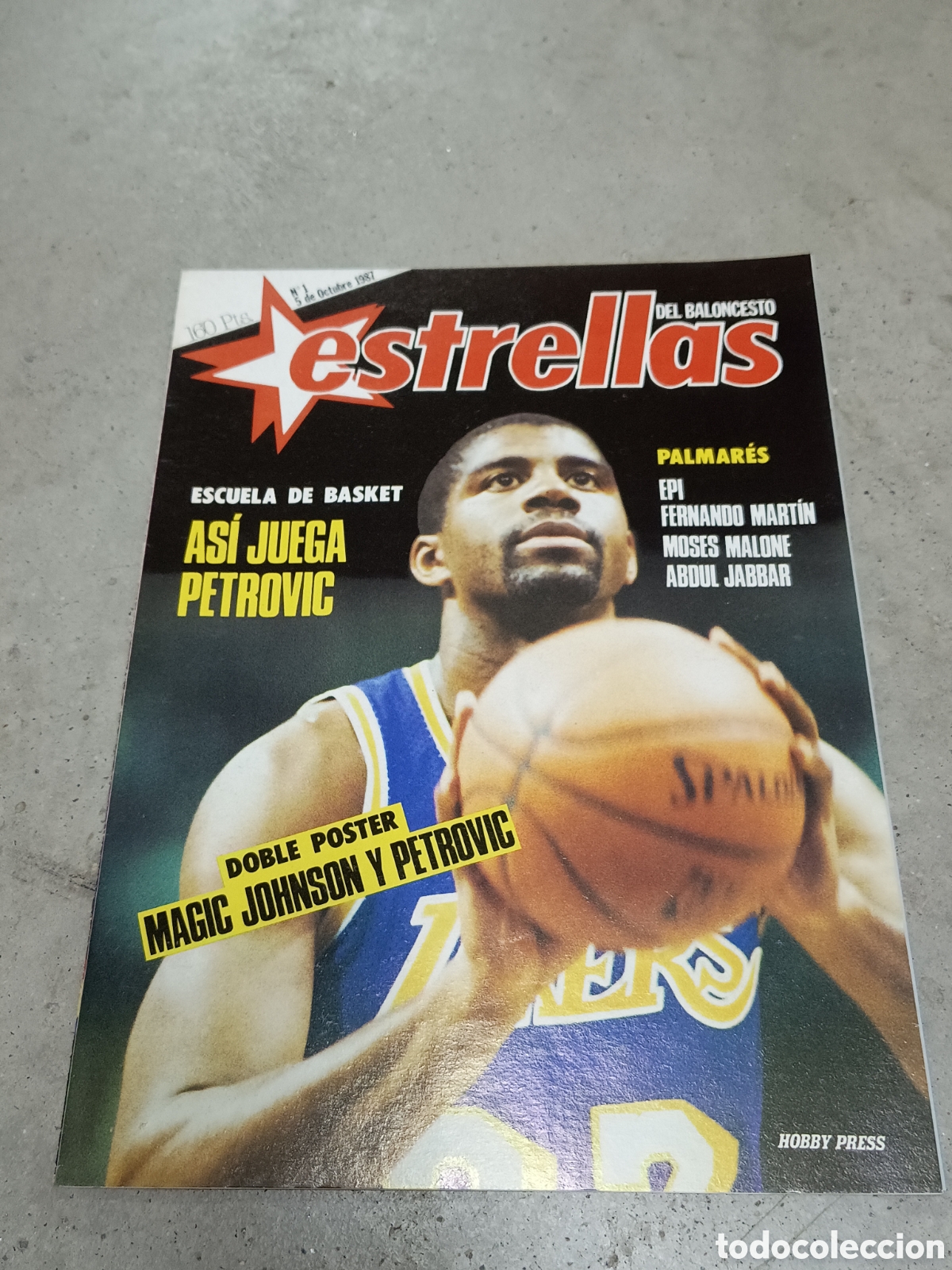 Coleccionismo deportivo: PRIMER N&Uacute;MERO N&ordm; 1 - REVISTA ESTRELLAS DEL BALONCESTO - INCLUYE POSTER CENTRAL - 5 OCTUBRE 1987