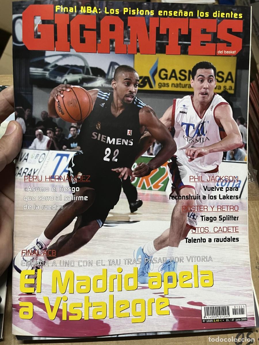 Coleccionismo deportivo: REVISTA GIGANTES DEL BASKET # 1025 JUNIO 2005 POSTER TIAGO SPLITTER