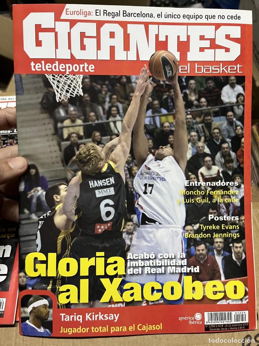 Coleccionismo deportivo: REVISTA GIGANTES DEL BASKET # 1259 DICIEMBRE 2009 XACOBEO POSTER TYREKE EVANS BRANDON JENNINGS