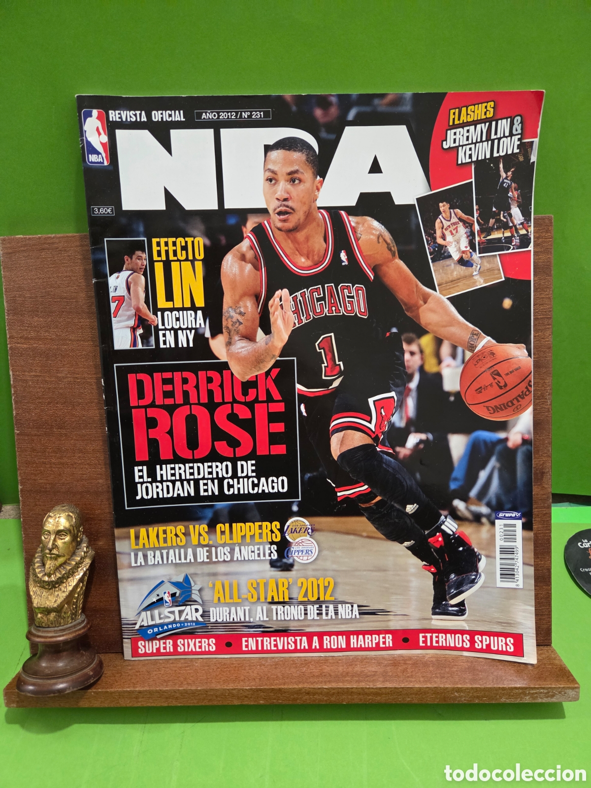 Coleccionismo deportivo: REVISTA OFICIAL...&rdquo;&rdquo;NBA&rdquo;&rdquo;...N&Uacute;MERO 231...A&Ntilde;O 2012..POSTERS DE &rdquo;&rdquo;JEREMY LIN Y KEVIN LOVE&rdquo;&rdquo;....
