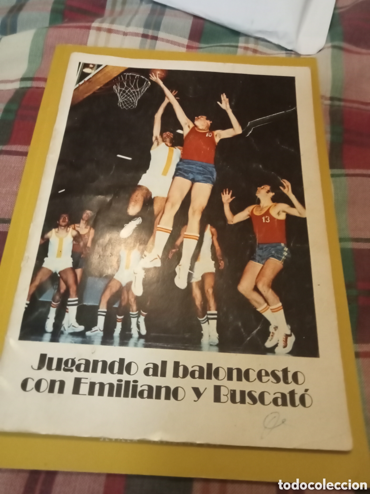 Coleccionismo deportivo: Jugando al baloncesto con Emiliano y Buscato zapatillas Wamba