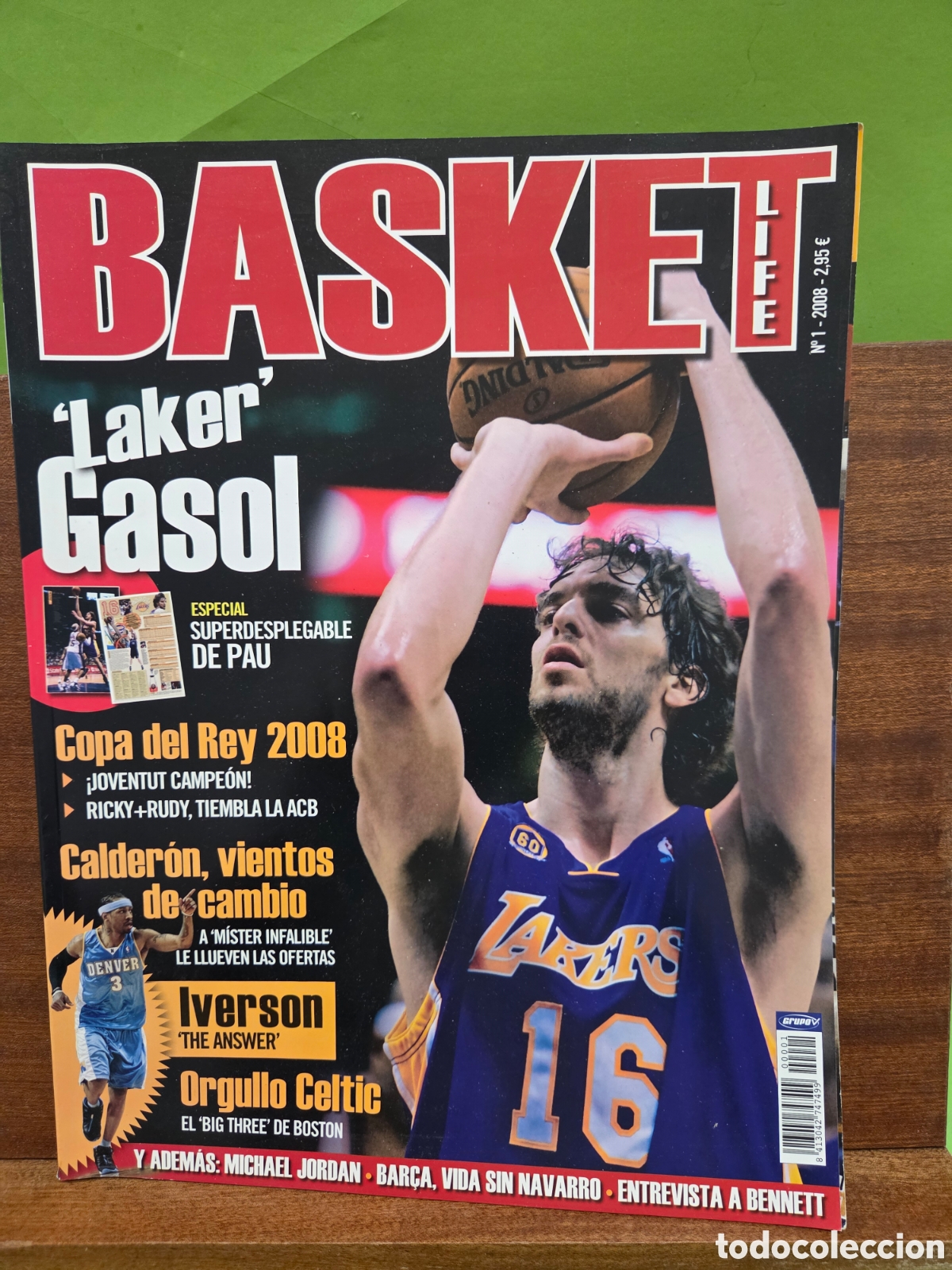 Coleccionismo deportivo: REVISTA...&rdquo;&rdquo;BASKET LIFE &rdquo;&rdquo;...N&deg;1...2008...CON EL POSTER DE &rdquo;&rdquo;PAU GASOL&rdquo;&rdquo;....