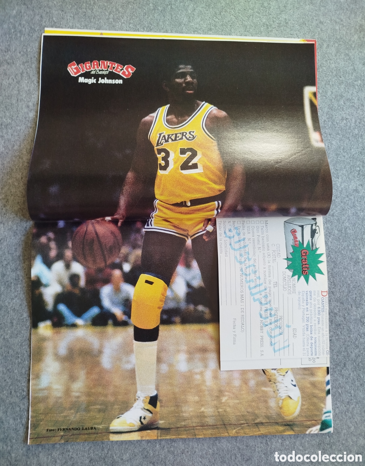 Coleccionismo deportivo: 1986 REVISTA GIGANTES BASKET POSTER MAGIC JOHNSON CON CUP&Oacute;N DE SUSCRIPCI&Oacute;N # 24 LAKERS BALONCESTO