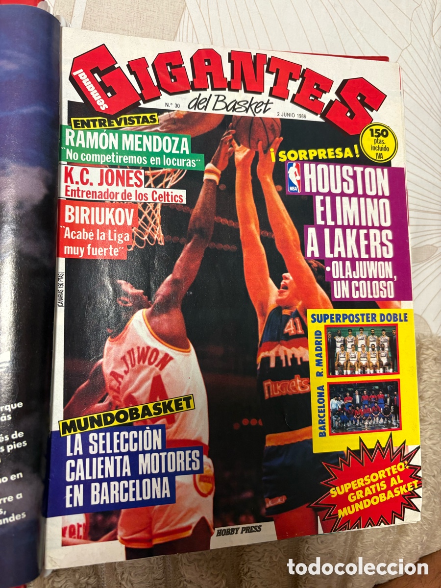 Coleccionismo deportivo: Gigantes del Basket, N&uacute;mero 30 CON S&Uacute;PER P&Oacute;STER DOBLE FIRMADO (publicado el 2 de junio de 1986).
