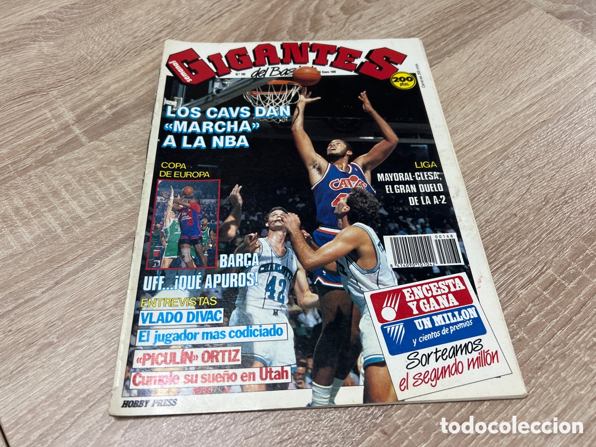 Coleccionismo deportivo: 1989 GIGANTES DEL BASKET # 168 VLADO DIVAC CON P&Oacute;STER JOS&Eacute; BIRIUKOV