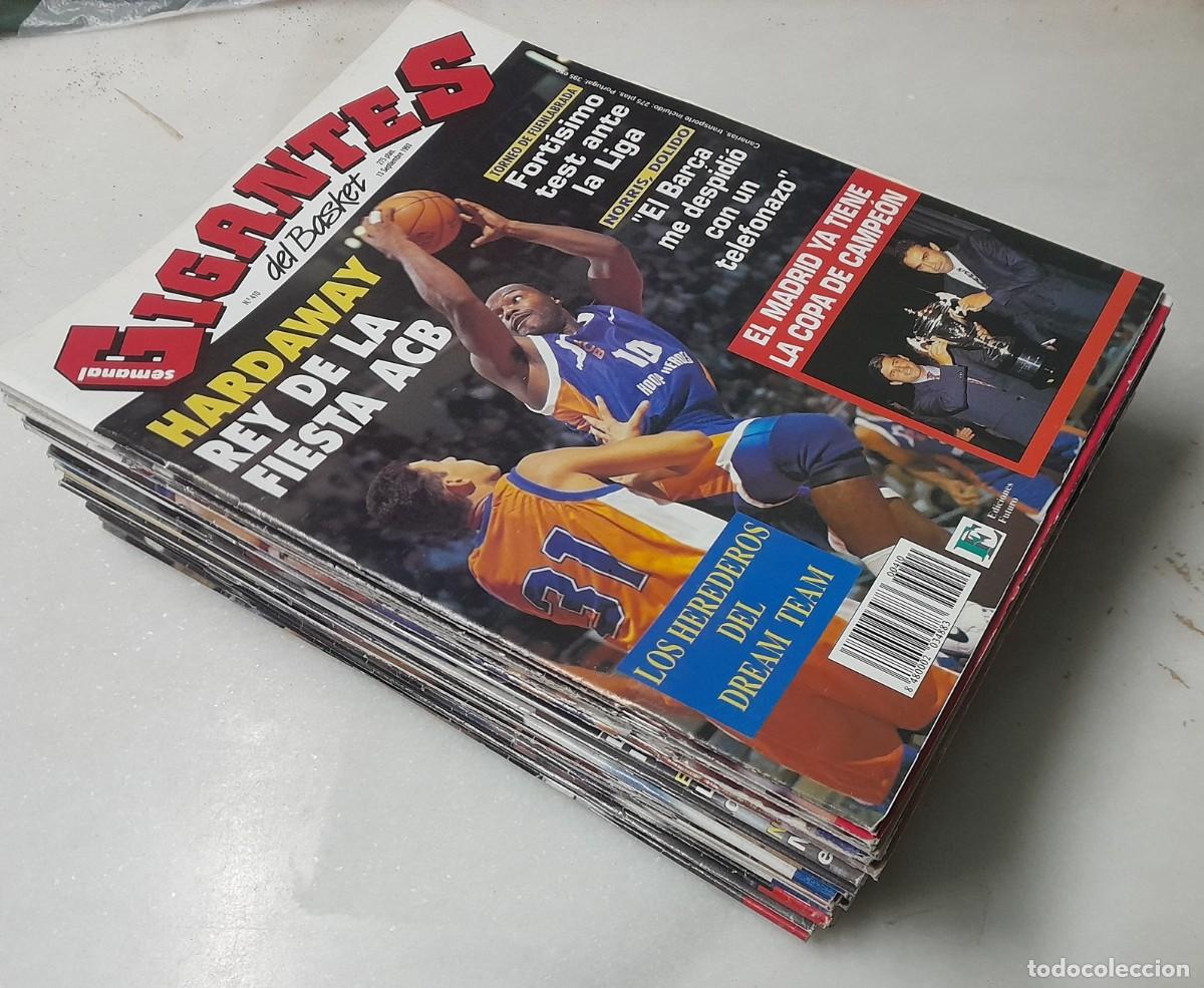 Coleccionismo deportivo: Lote de 33 revistas de baloncesto ''Gigantes del Basket'' (1993-1994)
