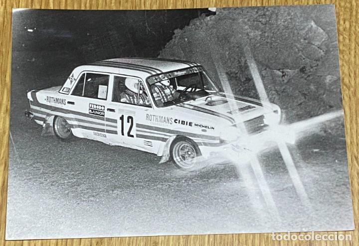Coches: ANTIGUA FOTOGRAFIA DEL CORREDOR AUTOMOVILISTA ESPA&Ntilde;OL PABLO DE SOUSA, 1981, MIDE 18 X 13 CMS.