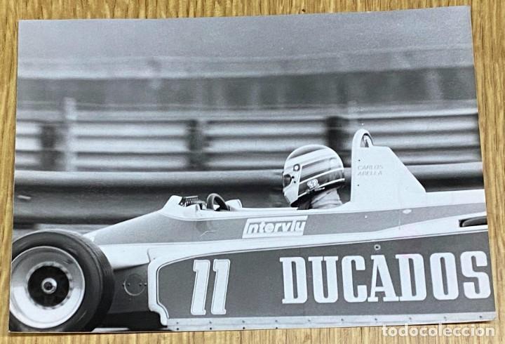 Coches: ANTIGUA FOTOGRAFIA DEL CORREDOR AUTOMOVILISTA ESPA&Ntilde;OL CARLOS ABELLA, 1984, MIDE 18 X 13 CMS.