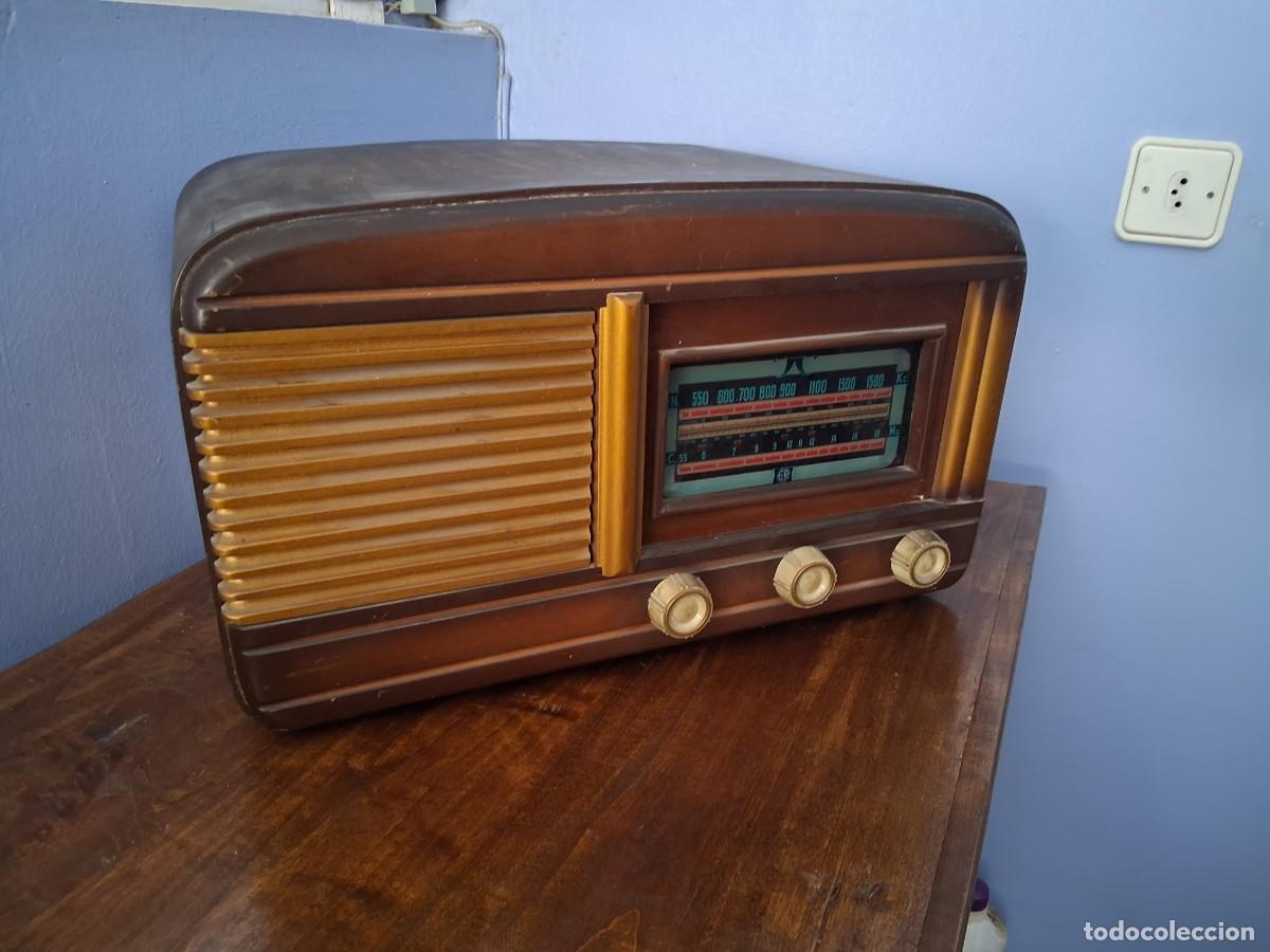 Coches: Radio de madera antigua ER de v&aacute;lvulas - Foto 1