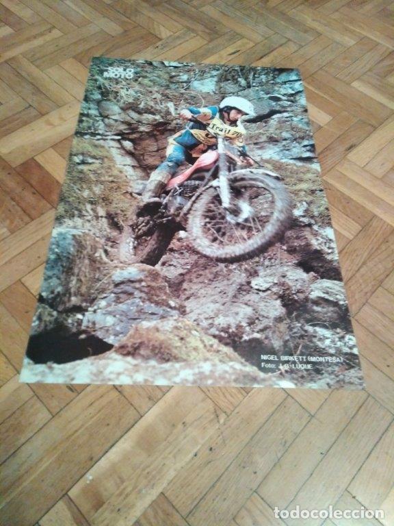 Coches y Motocicletas: POSTER REVISTA SOLO MOTO ACTUAL A&Ntilde;O 1979. NIGEL BIRKETT. MONTESA. MEDIDAS 30X45 CM APROX.