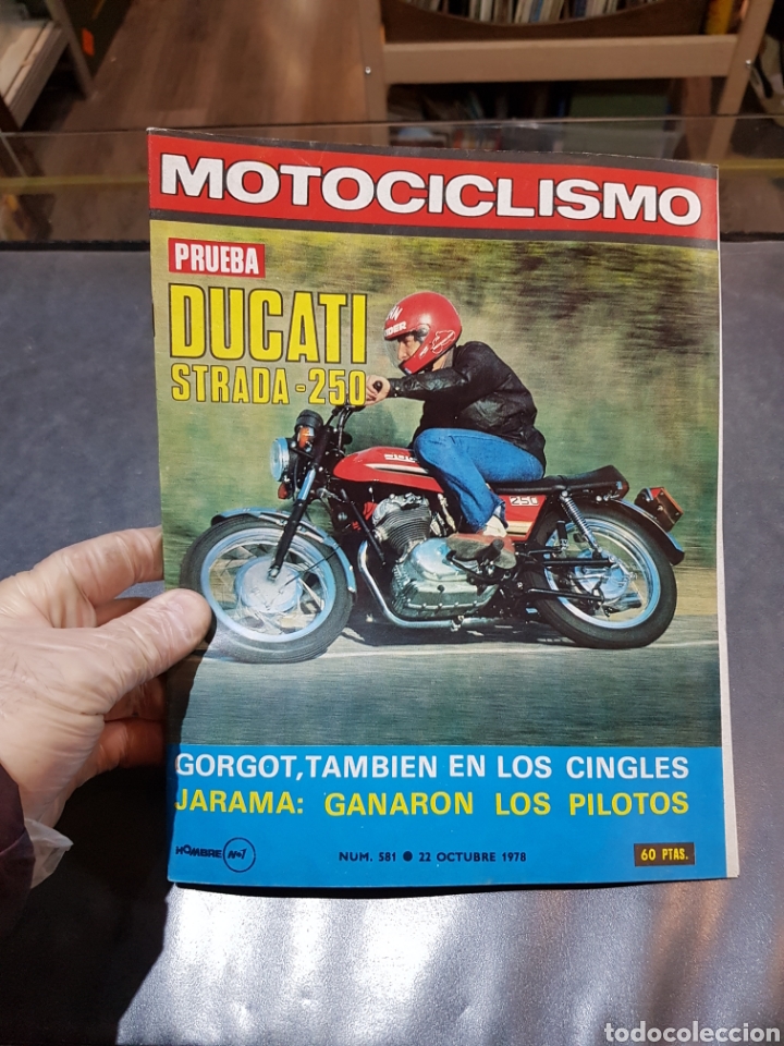 Cars and Motorcycles: Revista Motociclismo n&uacute;mero 581 del a&ntilde;o 1978 con p&oacute;ster central