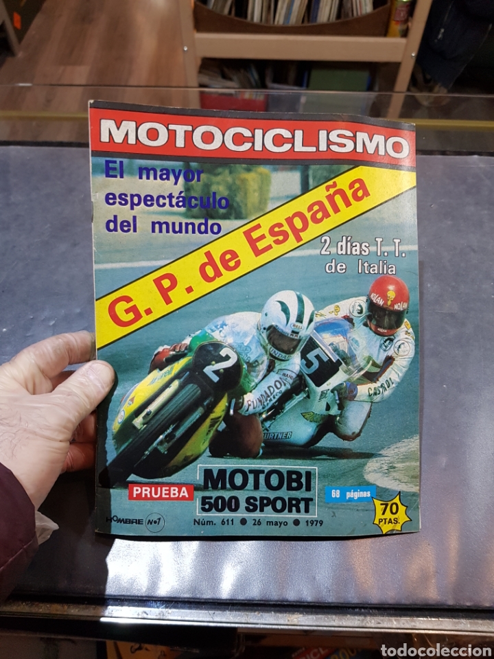 Cars and Motorcycles: Revista de motociclismo n&uacute;mero 611 del a&ntilde;o 1979 con p&oacute;ster central