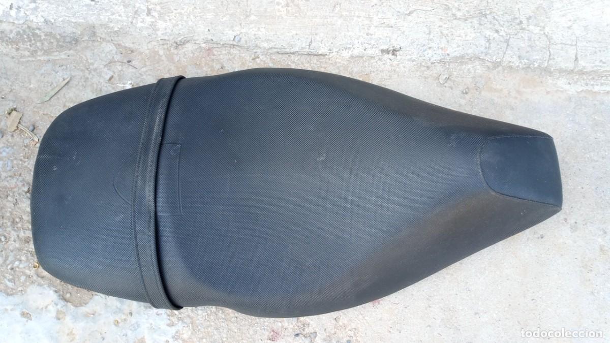 Coches y motocicletas: Asiento moto. Piaggio? - Foto 3