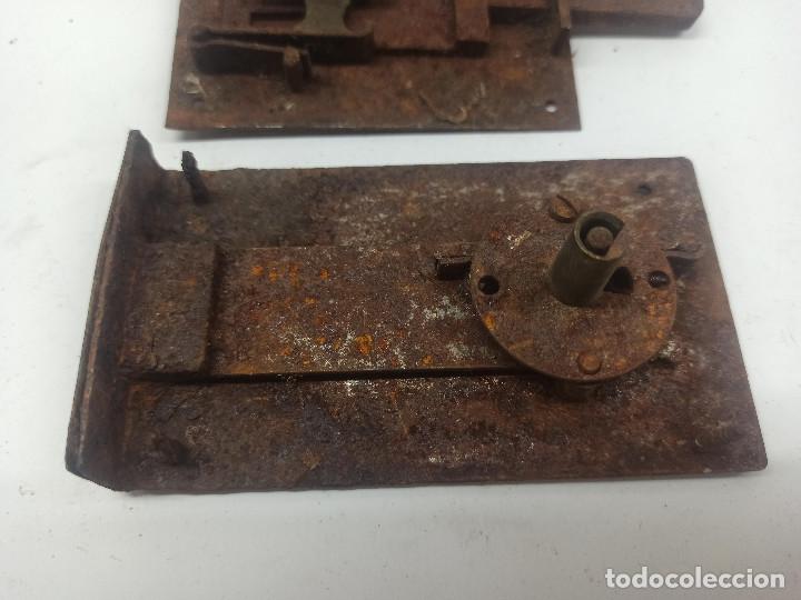 Scalextric: 2 CERRADURAS ANTIGUAS DE FORJA - Foto 2