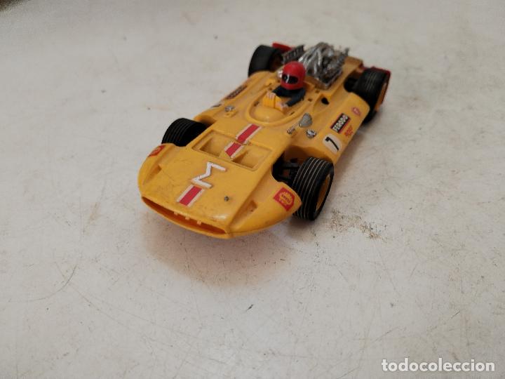 Scalextric: mu&ntilde;eca manual con vestido de servilletas - Foto 3