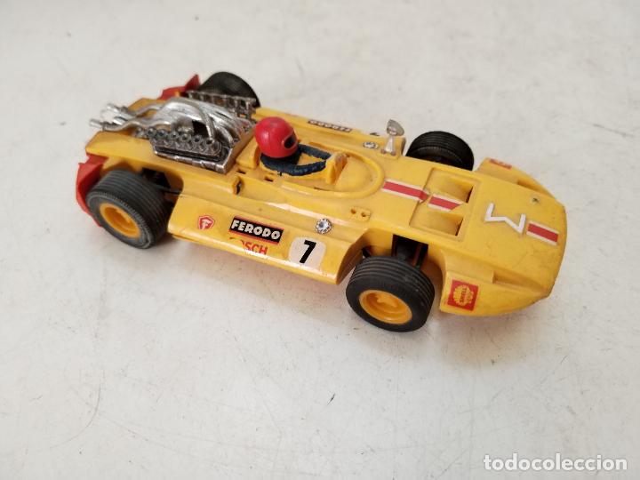Scalextric: mu&ntilde;eca manual con vestido de servilletas - Foto 1
