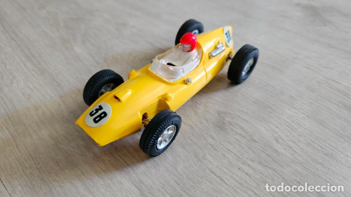 Scalextric: COOPER AMARILLO DOBLE GUIA DE SCALEXTRIC EXIN - Foto 1