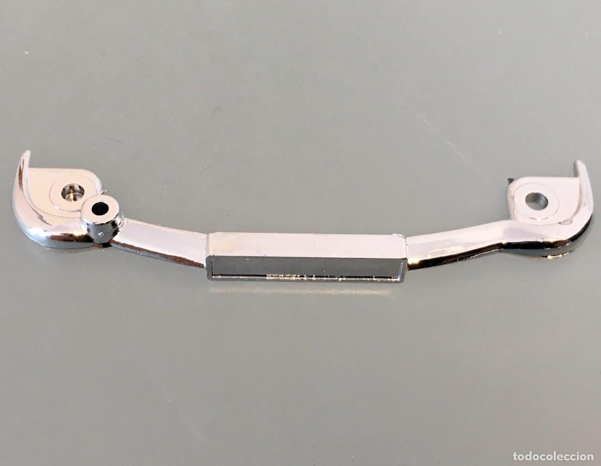 Scalextric: SCALEXTRIC ASTON MARTIN DB4 PARACHOQUES FRONTAL PLASTICO (SA092) - Foto 3