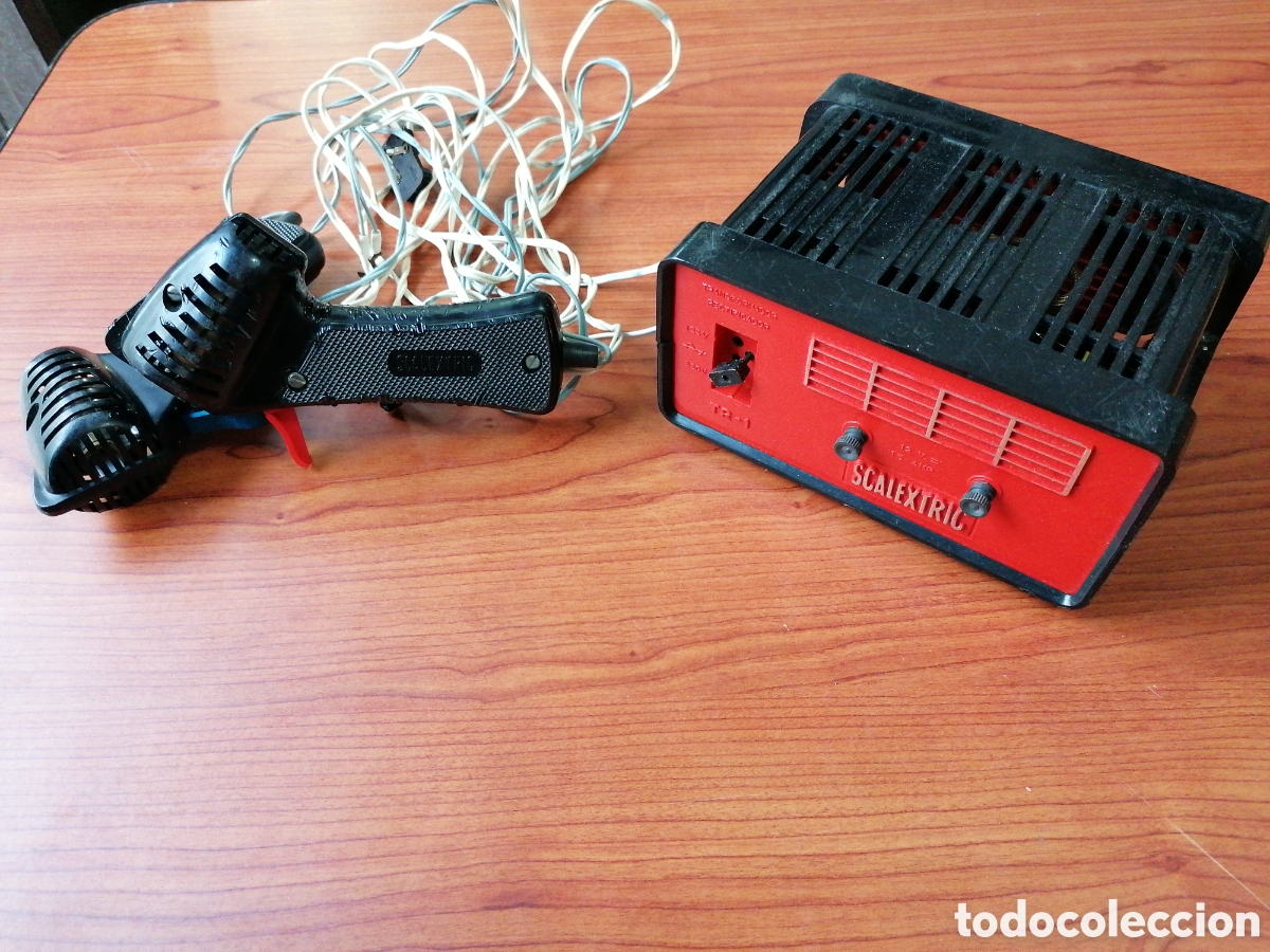 Scalextric: SCALEXTRIC TRANSFORMADOR Y DOS MANDOS - Foto 1