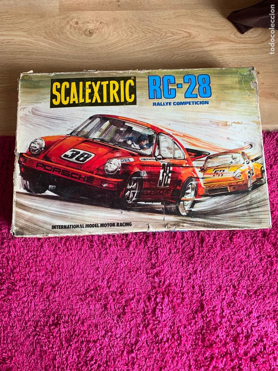 Scalextric: Scalextric Rc 28 con 2 porsche r exin - Foto 1